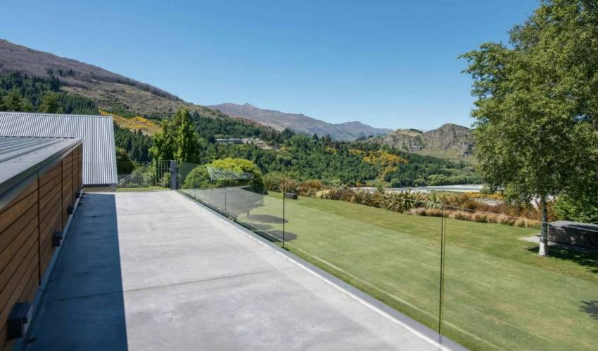 Villa Art on Point in New Zealand Main Image